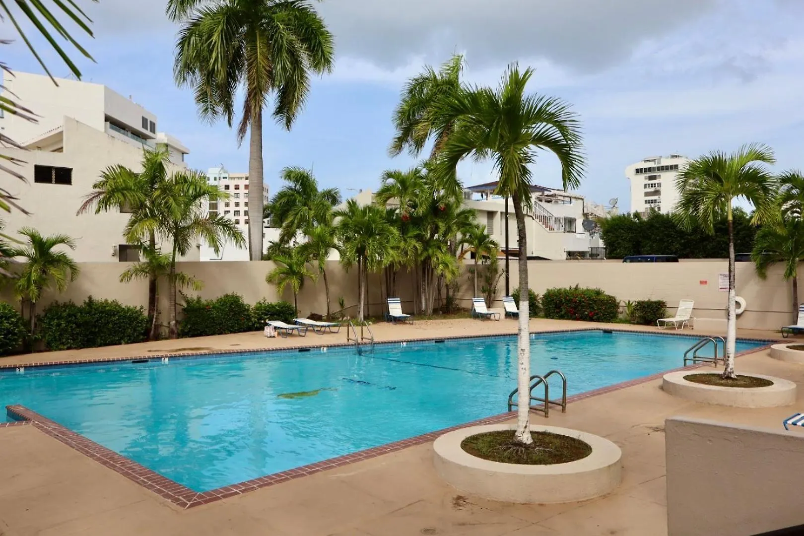 Isla Verde Modern Apartment With Pool San Juan